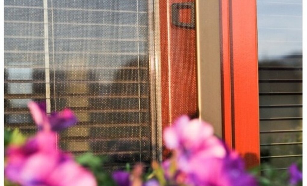 Window Insect Screens without Drilling – K-system