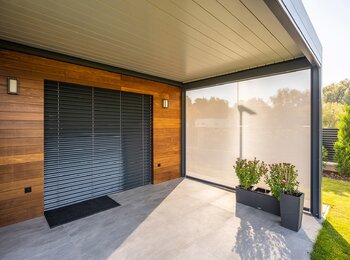 Custom-made exterior blinds