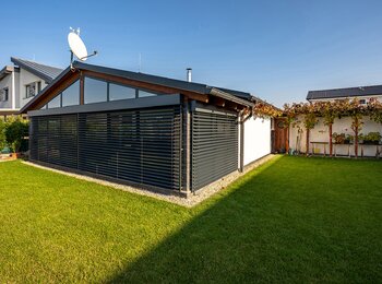Custom-made exterior blinds