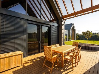 Custom-made exterior blinds